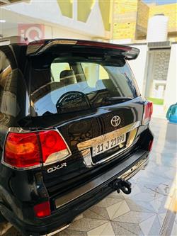تۆیۆتا لاند کروزەر